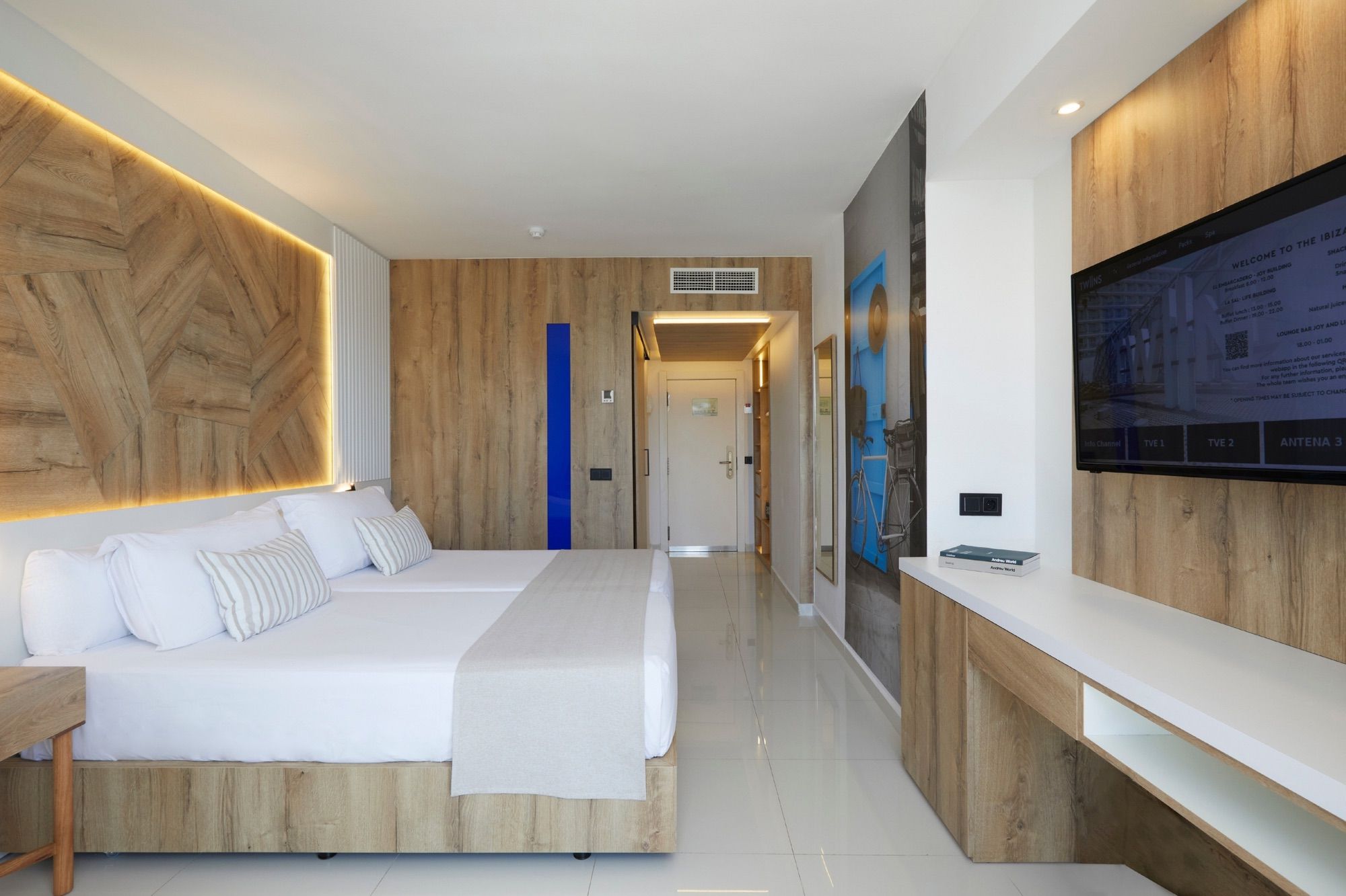 The Ibiza TwIIns Uncover Double - The Ibiza TwIIns Uncover Double