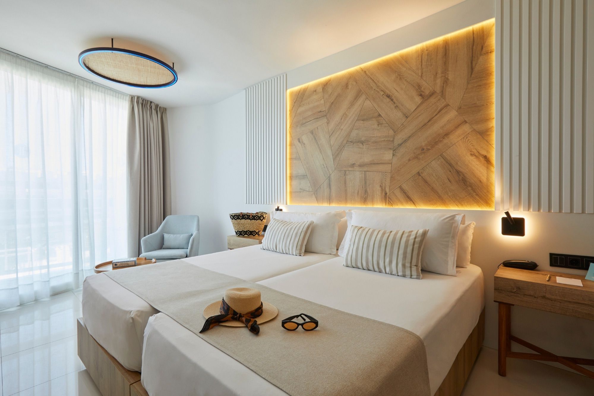 The Ibiza TwIIns Uncover Double - 13