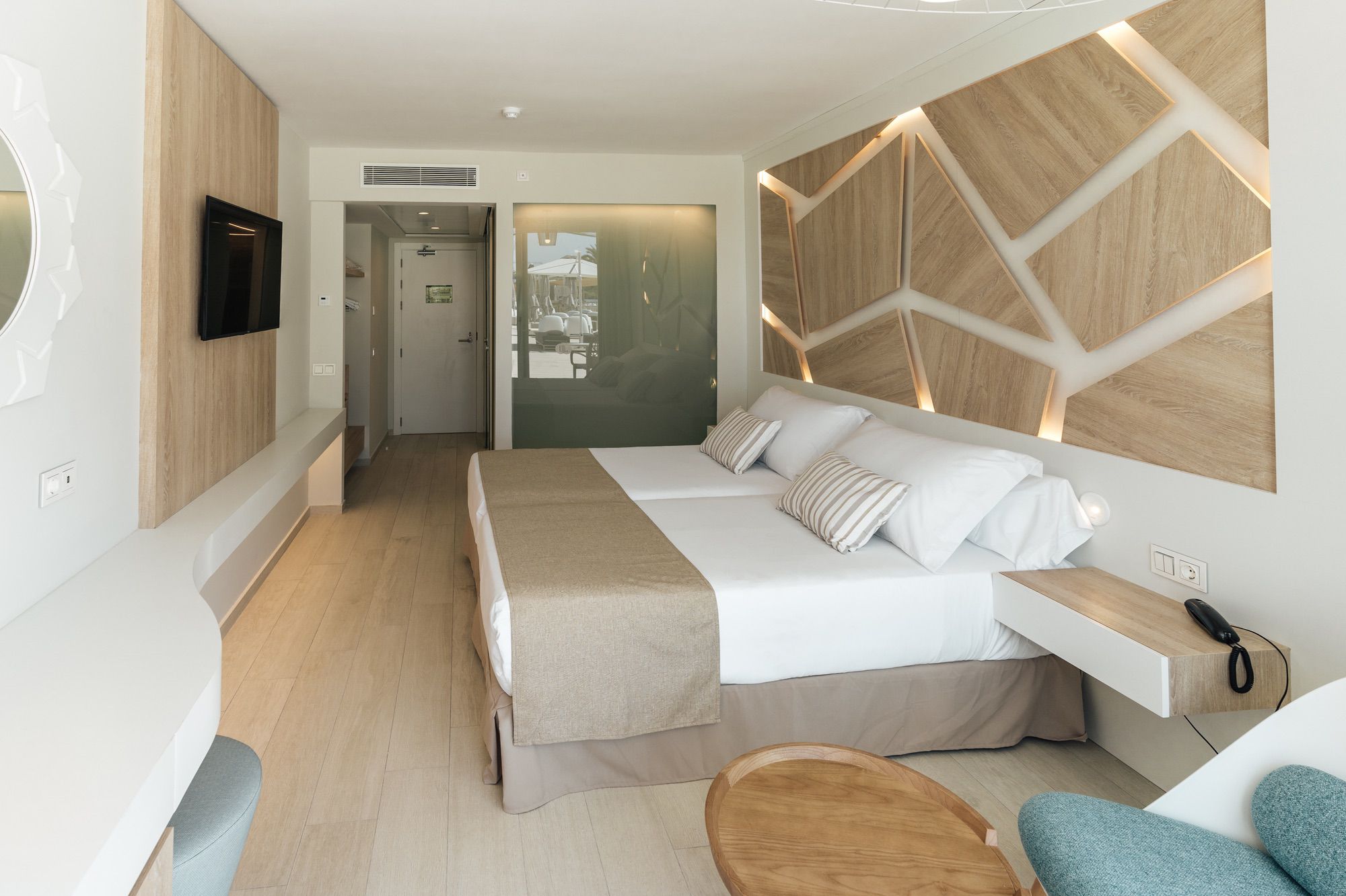 the_ibiza_twiins_elevate_upper_level (22)