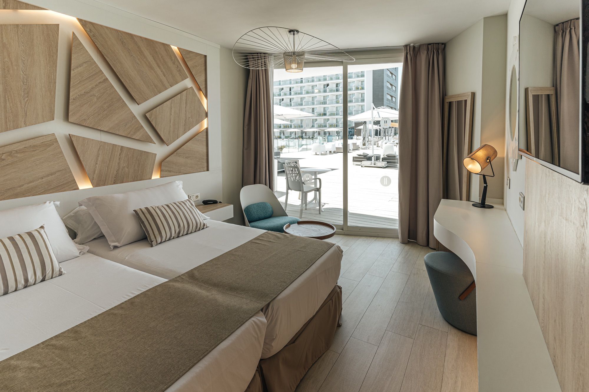 the_ibiza_twiins_elevate_upper_level (23)