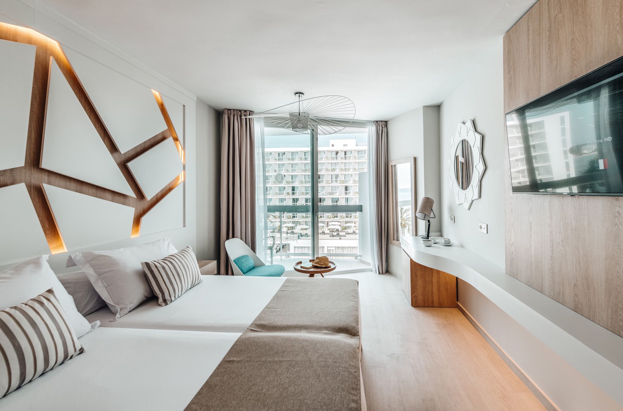 the_ibiza_twiins_uncover_double (6)