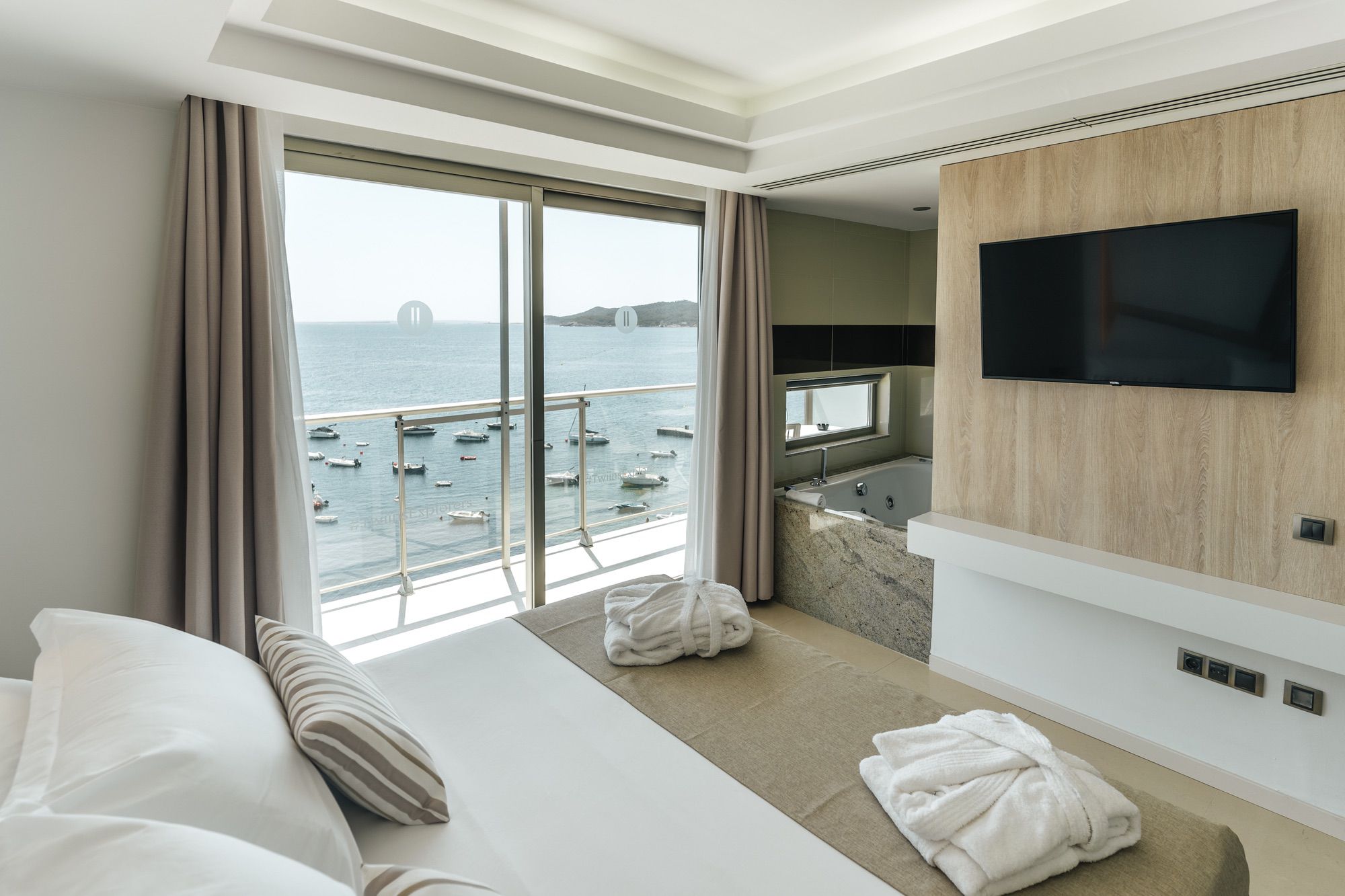 the_ibiza_twiins_venture_ocean_view (2)