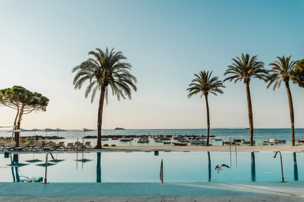 Eclissi solare totale a Ibiza: vivi un'esperienza unica da The Ibiza TwIIns